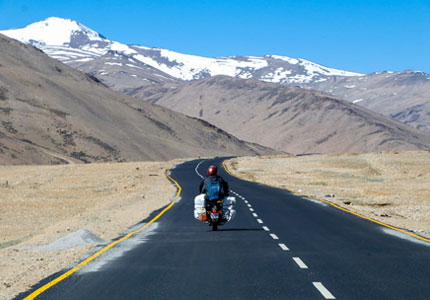 Chandigarh to Leh Taxi Service